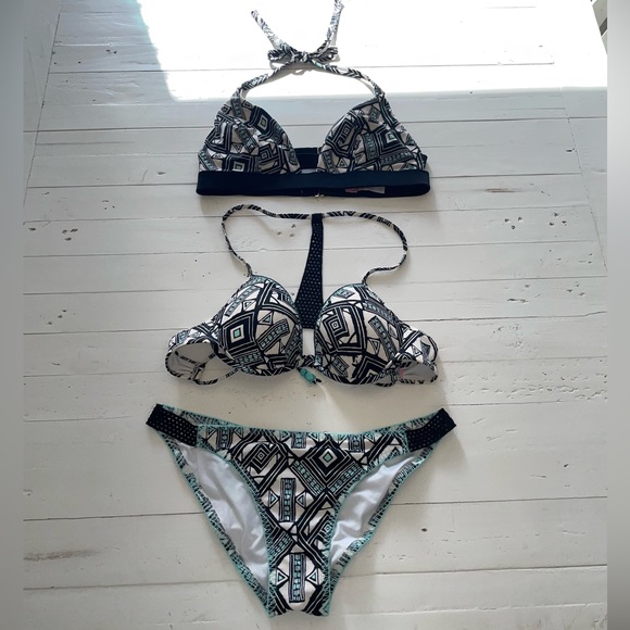 3 Piece Victoria’s Secret Bikini - Picture 1 of 10